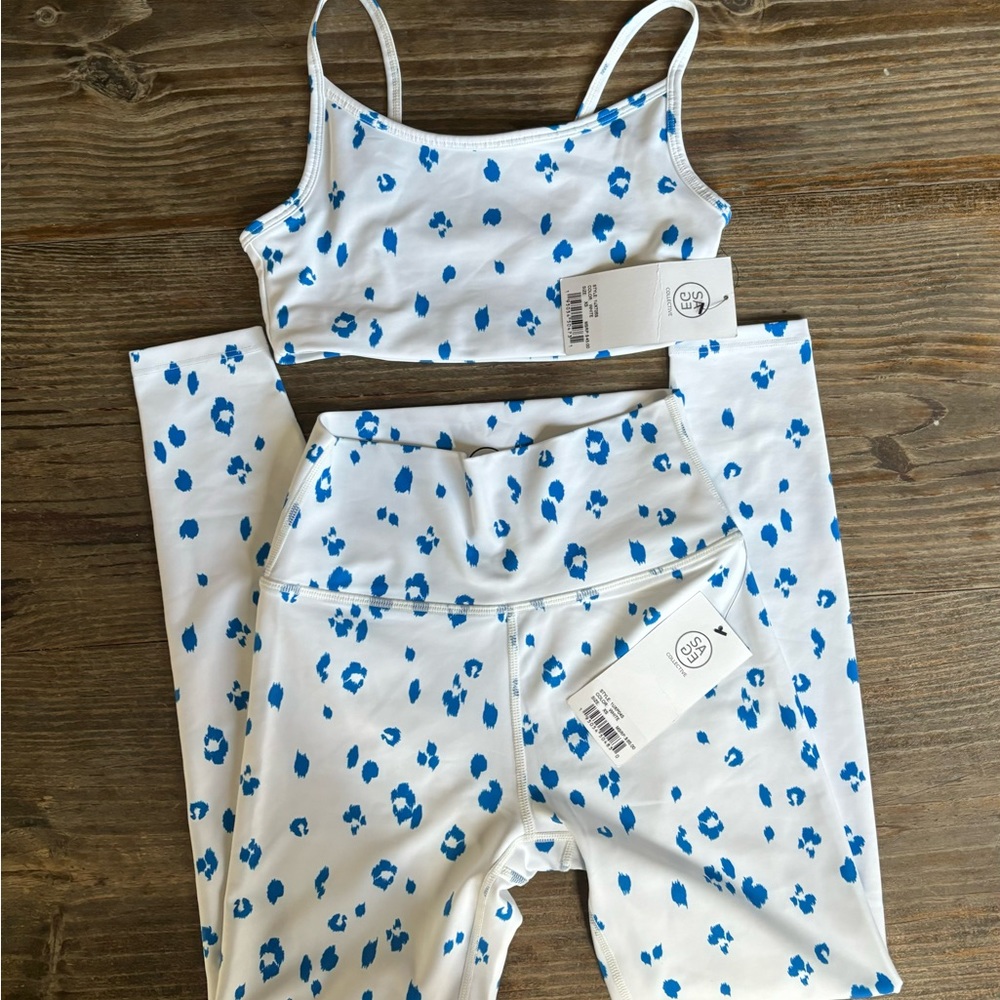 Sage Collective two piece set, sports bra and leggings.  size XS